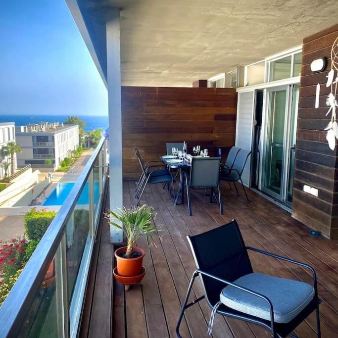 View (from property/room), Balcony/Terrace, Seating area, Dining area, Sea view