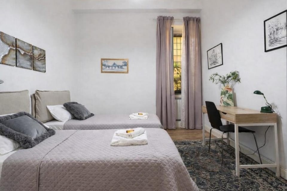 Passeggiata Di Ripetta Tevere View Spacious apartment 2 BR FOR 7 Pax Apartment in Rome