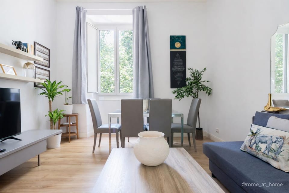 Passeggiata Di Ripetta Tevere View Spacious apartment 2 BR FOR 7 Pax Apartment in Rome