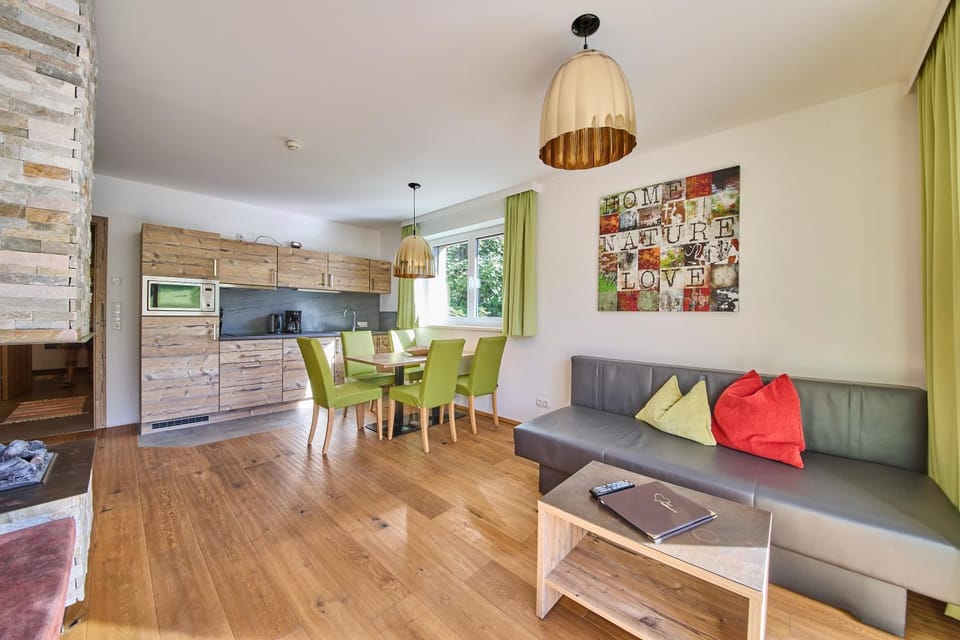 Kitchen or kitchenette, Living room, Seating area, Dining area