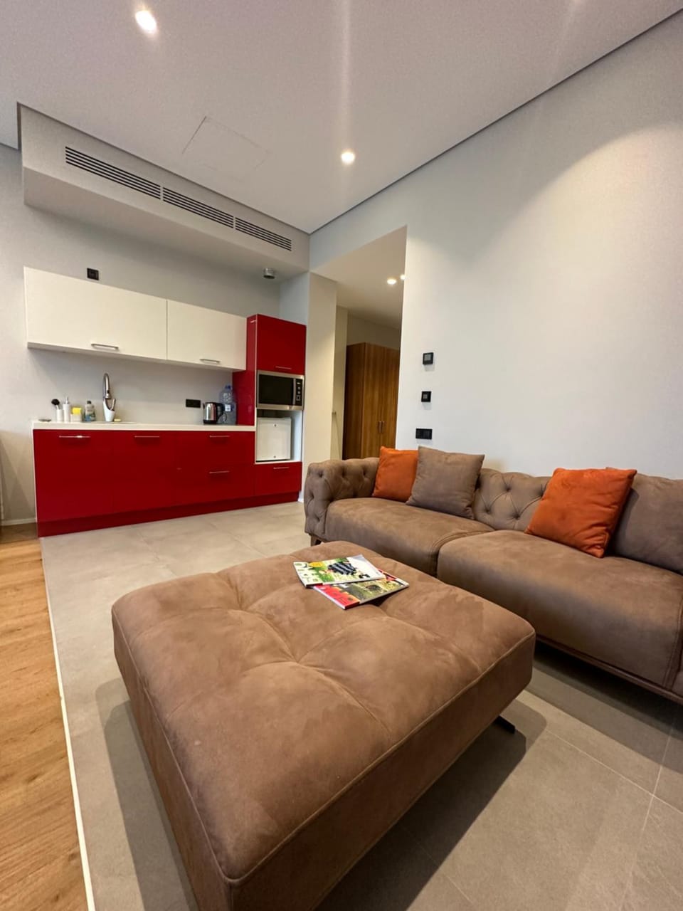 Kitchen or kitchenette, Living room, Seating area, minibar