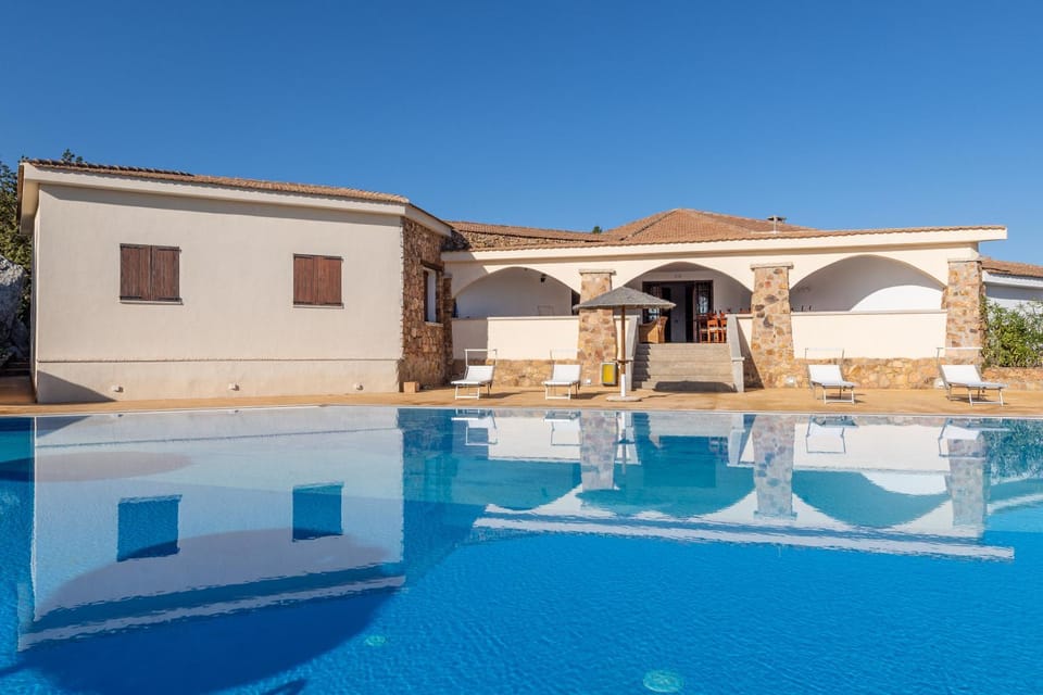 Chic Villa Antonina One Bedroom no2175 Apartment in Sardinia