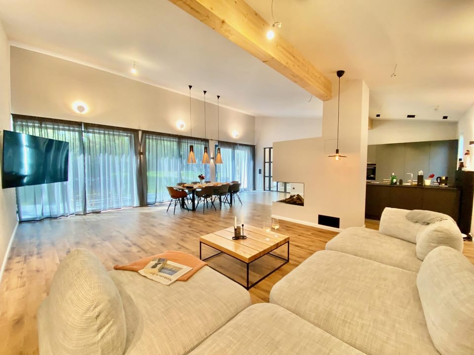 TV and multimedia, Living room, flat iron