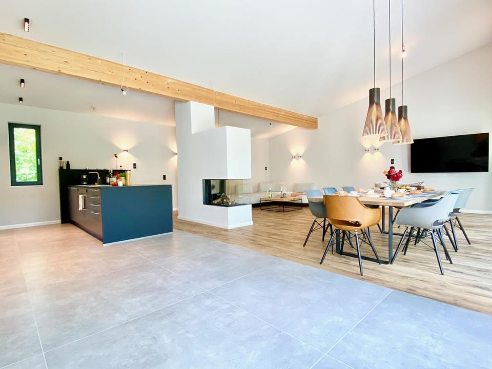 TV and multimedia, Kitchen or kitchenette, Living room, Seating area, Dining area, flat iron, minibar, kitchen