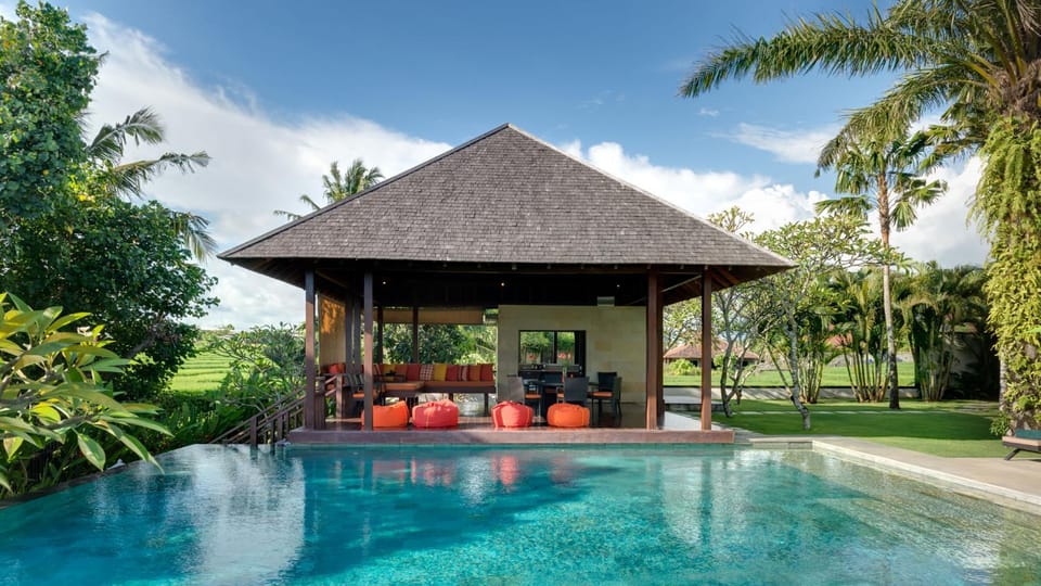 Day, Natural landscape, Garden, Garden view, Swimming pool