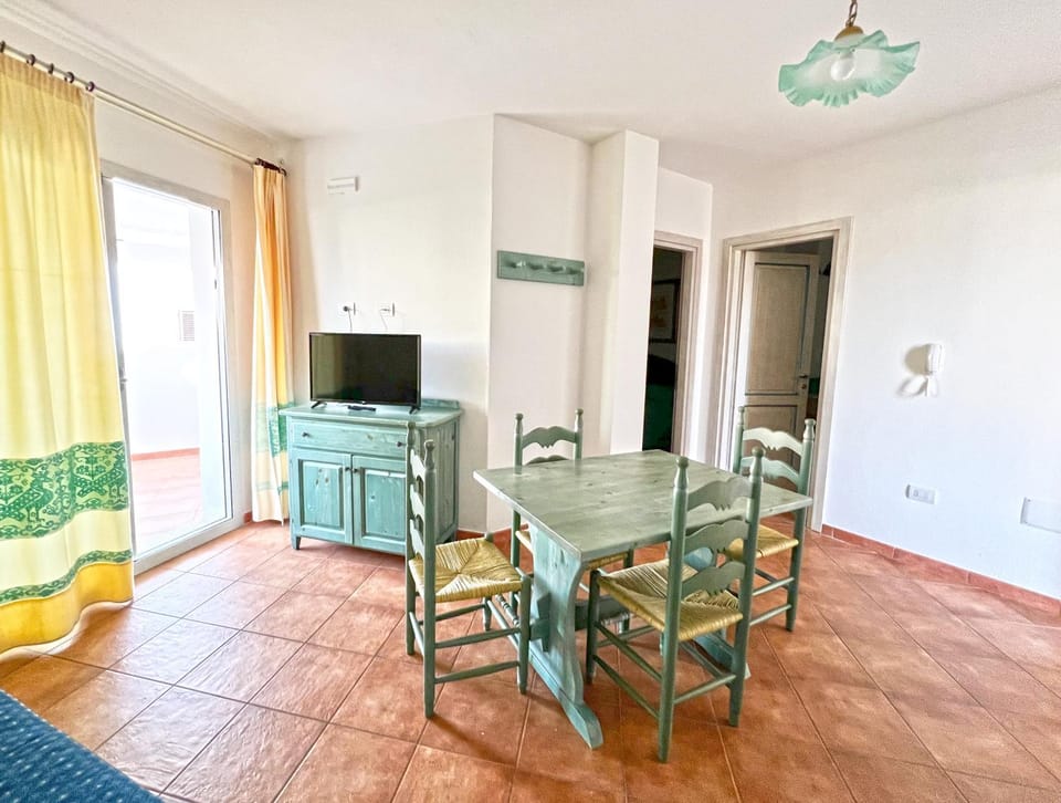 TV and multimedia, Seating area, kitchen