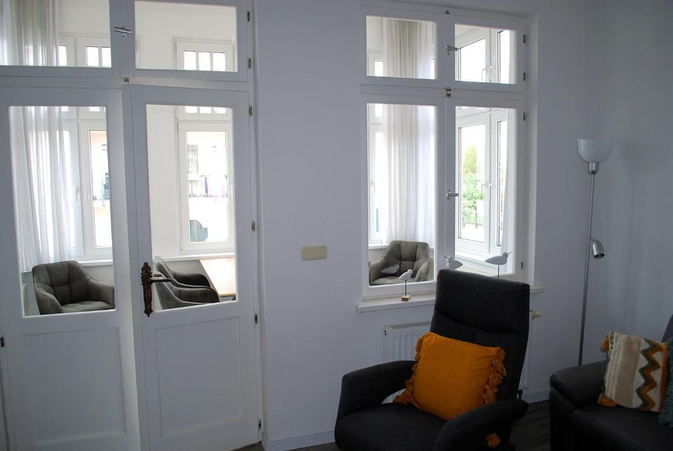 Villa Emmy App 01 A Apartment in Heringsdorf