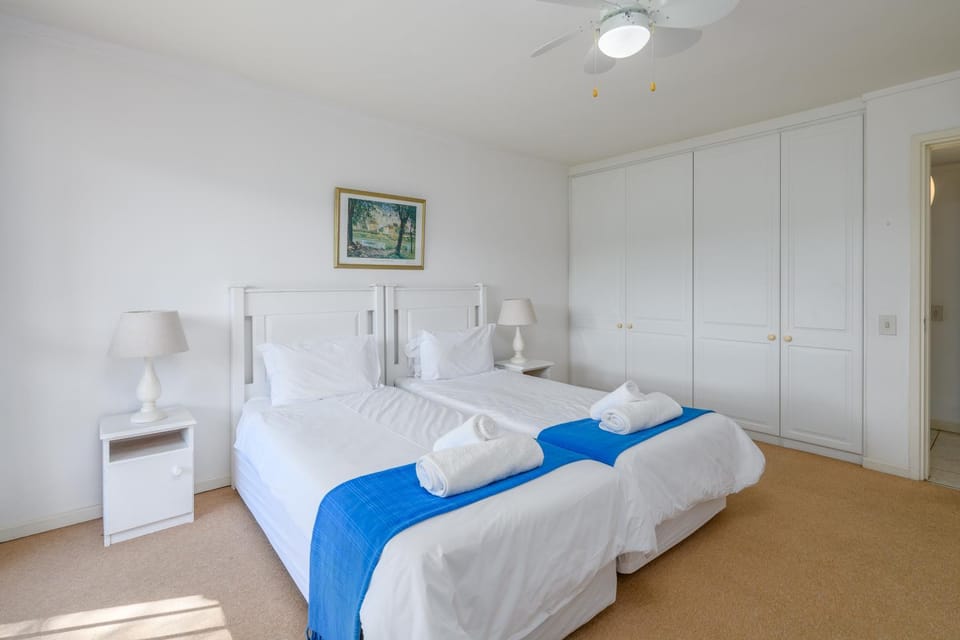 Bed, Bedroom, fireplace