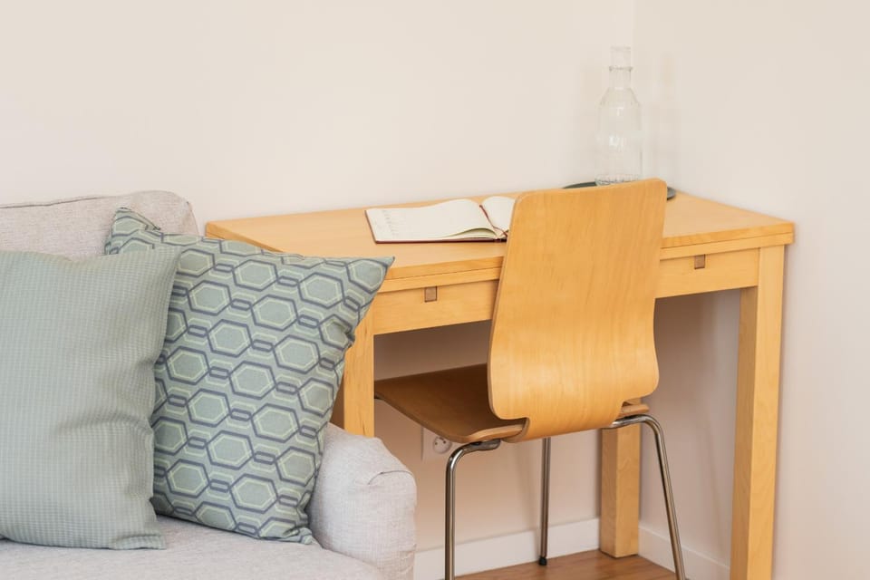 Living room, hair dresser