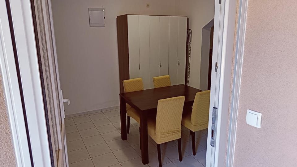 Dining area, wardrobe