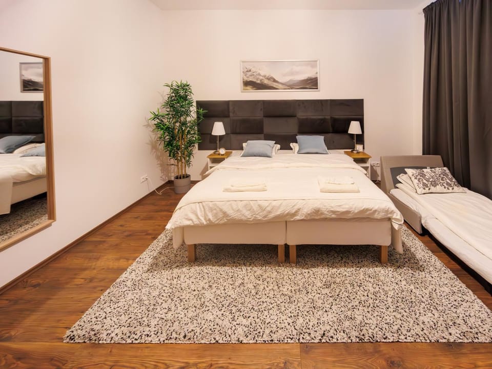 Photo of the whole room, Bedroom