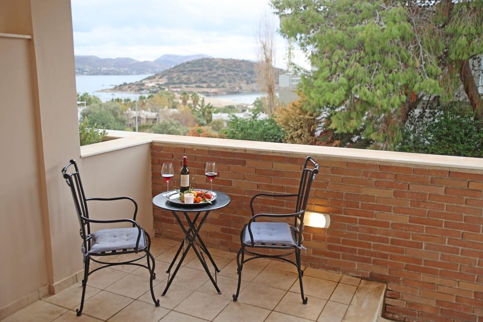 Anavyssos Riviera Cozy Bee Home Maisonette Apartment in East Attica Regional Unit, Greece