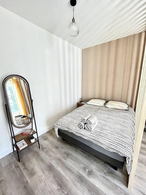 Le Jade Jaune - Parking privé - Centre-ville Gare Apartment in Provence