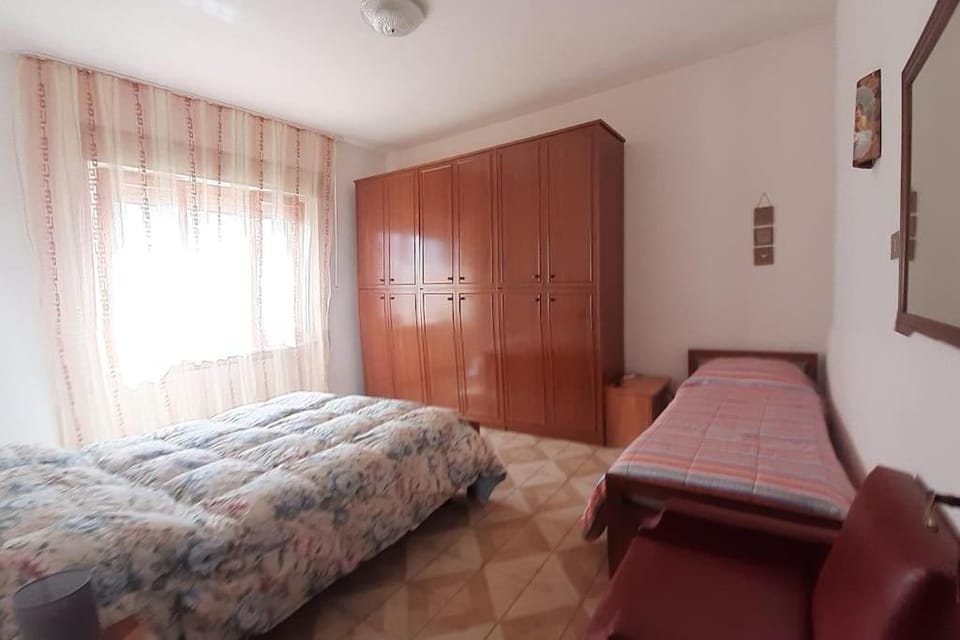 Bed, Bedroom, wardrobe
