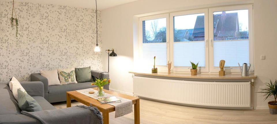 Living room, Photo of the whole room, Seating area