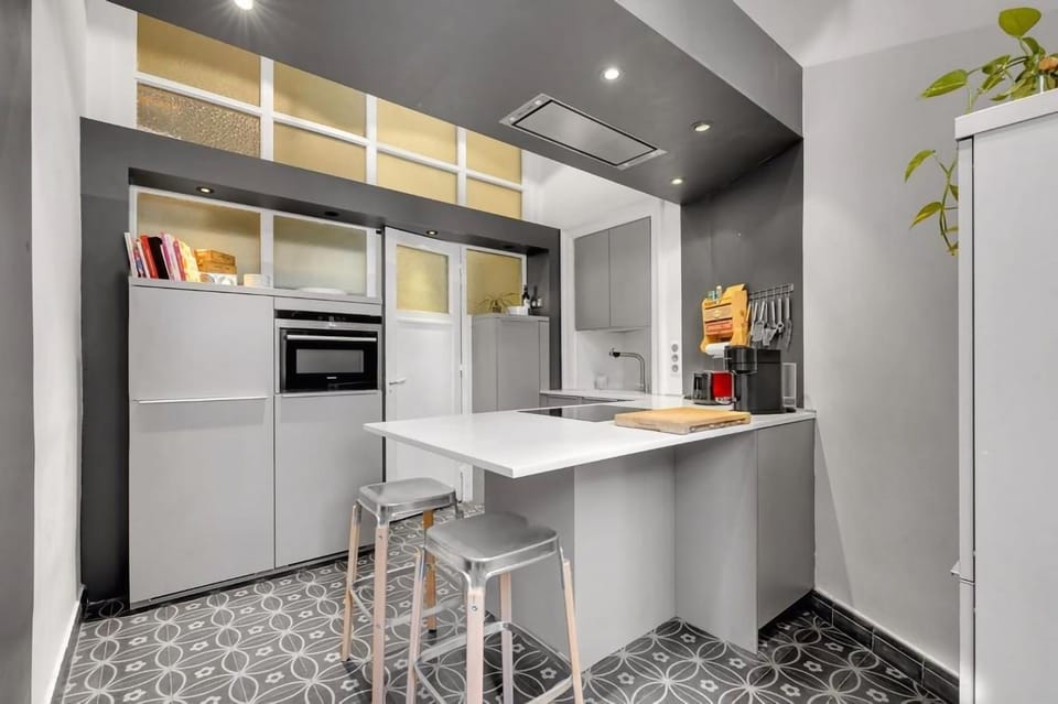 Kitchen or kitchenette
