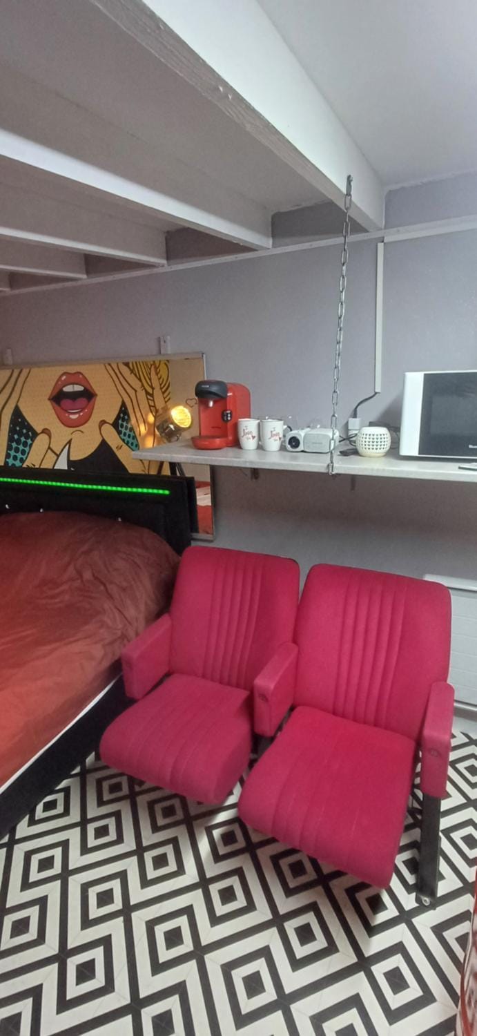studio love et detente Love hotel in Normandy