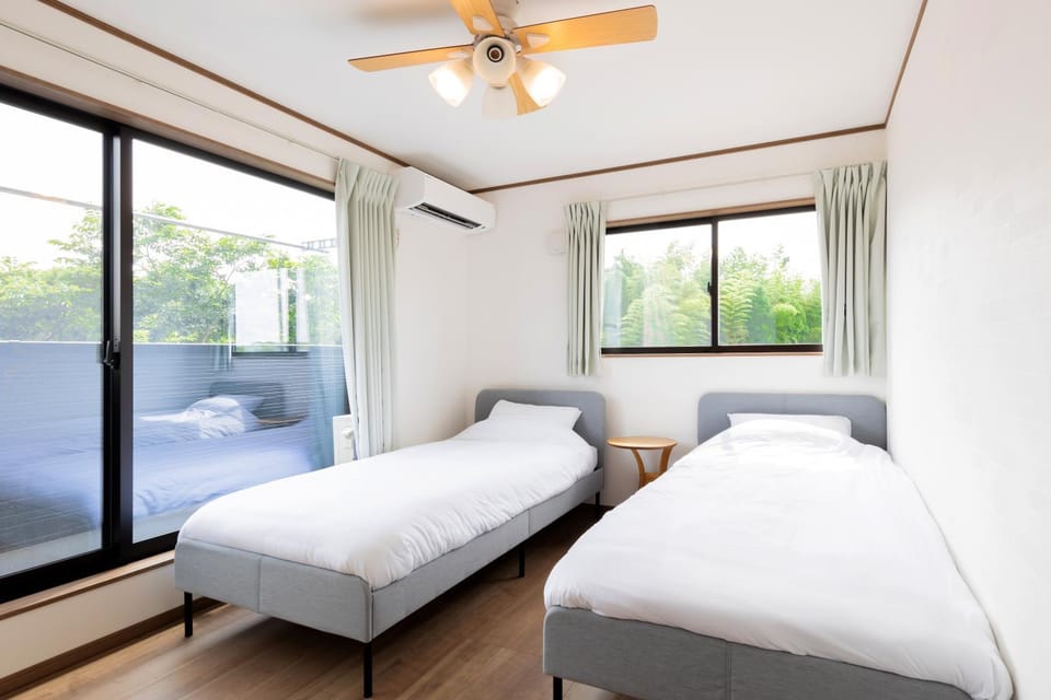 Bed, Bedroom, air conditioner