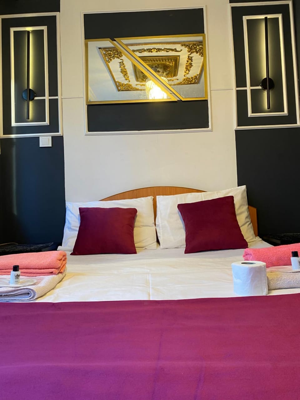 Bed, Guests