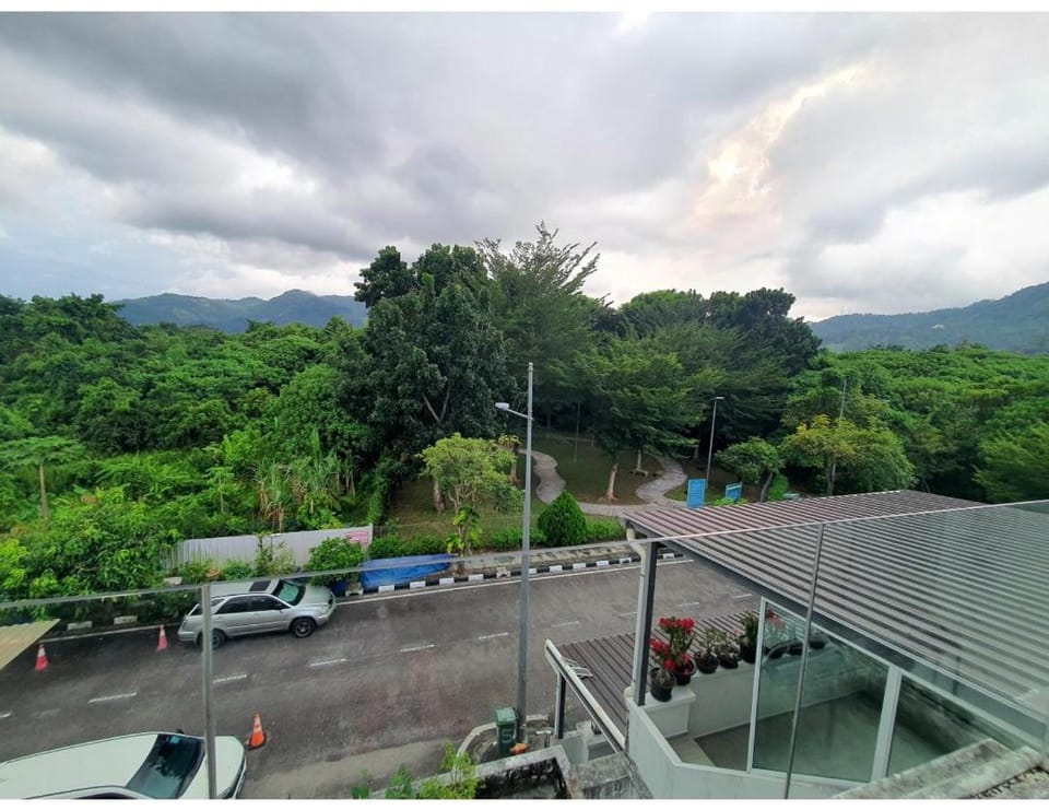 Homestay Pohon Rendang House in Bayan Lepas