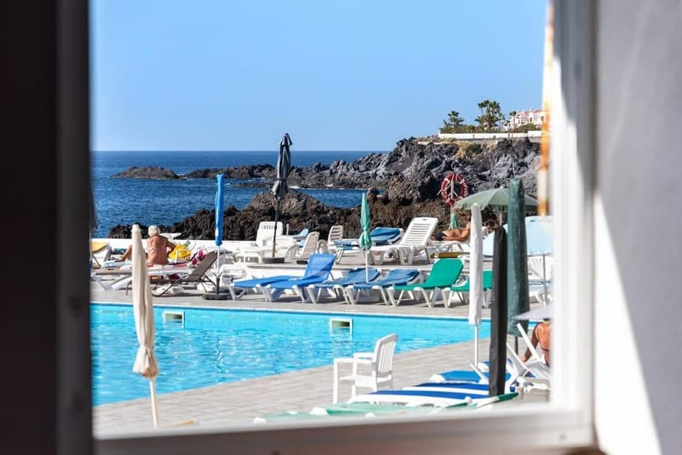 Natural landscape, Pool view, Sea view, Swimming pool, sunbed