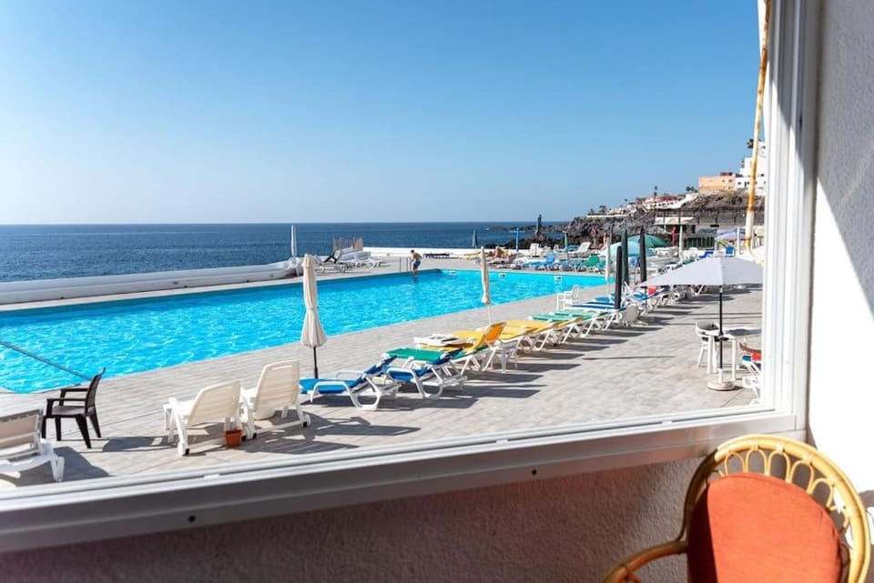 Natural landscape, Pool view, Sea view, Swimming pool, sunbed