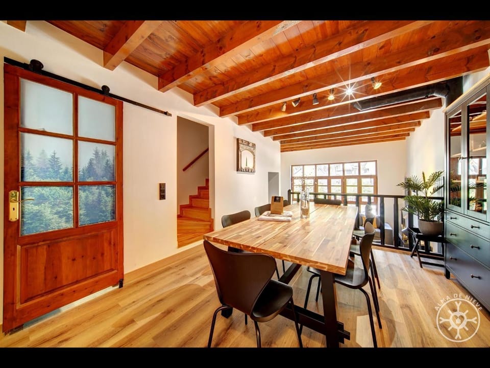CASA DEL VALLE de Alma de Nieve House in Catalonia