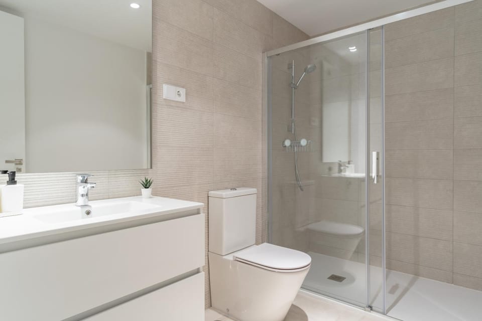 Shower, Toilet, Bathroom