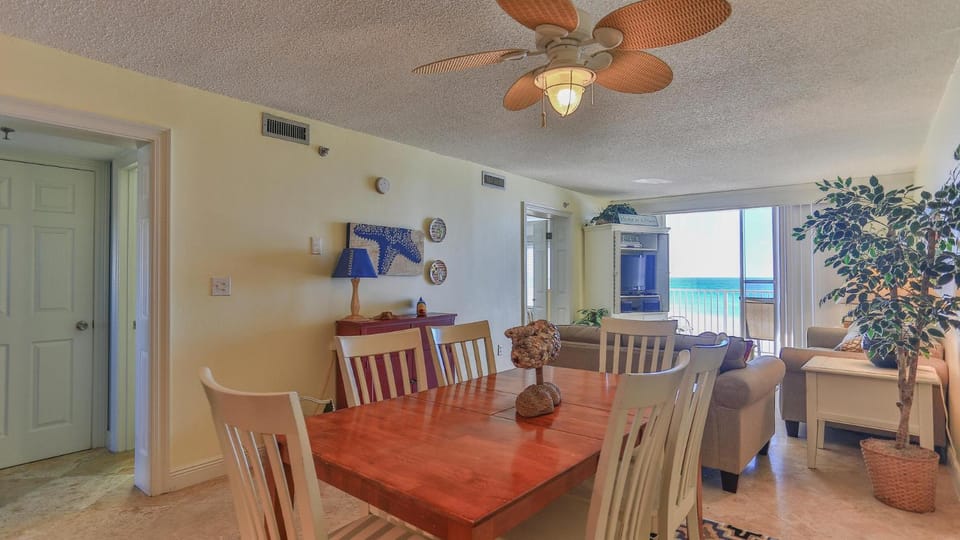 Destin on the Gulf 606 - 2 bedroom Updated Gulf Front Property House in Destin
