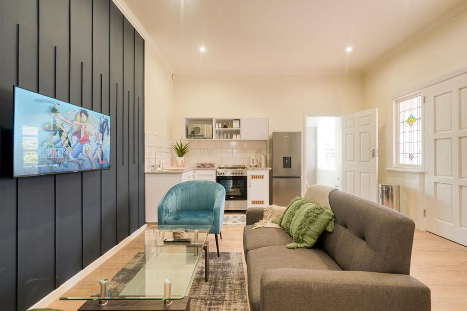 TV and multimedia, Kitchen or kitchenette, Living room, Seating area, Dining area, minibar, pet friendly, stove