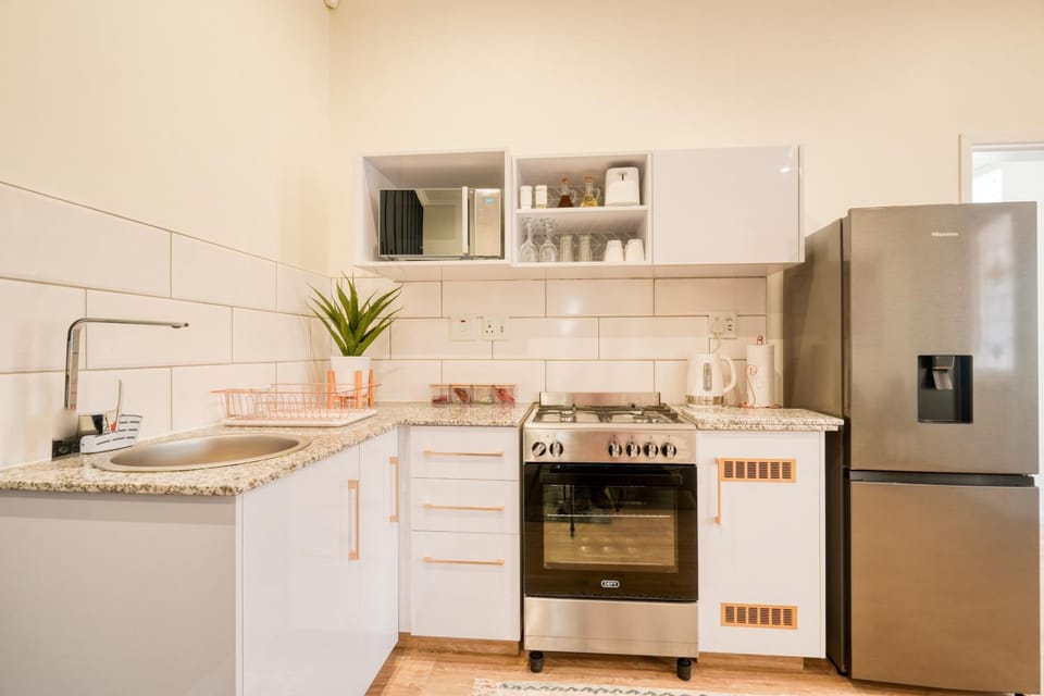 Kitchen or kitchenette, minibar, pet friendly, stove