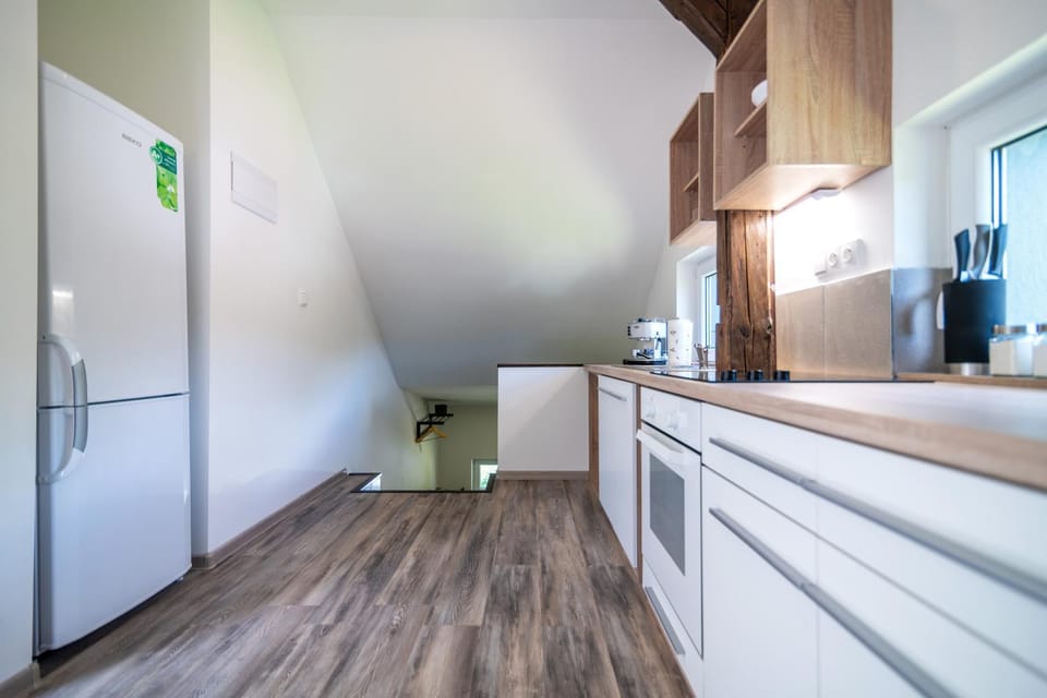 Kitchen or kitchenette, pet friendly, stove