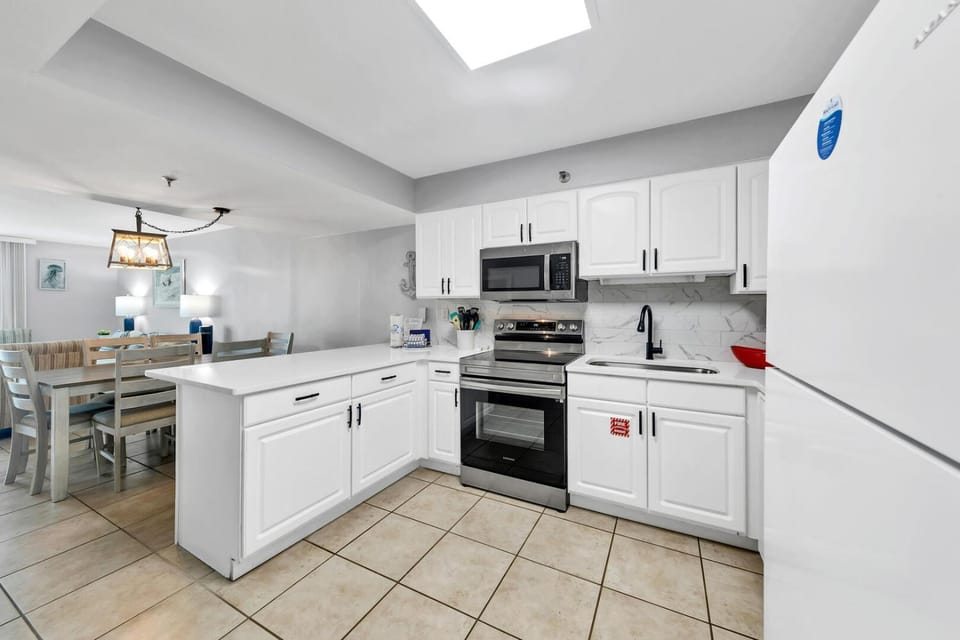 BeachCrest 101 - Directly on the beach in the heart of Seagrove Beach along 30A House in South Walton County
