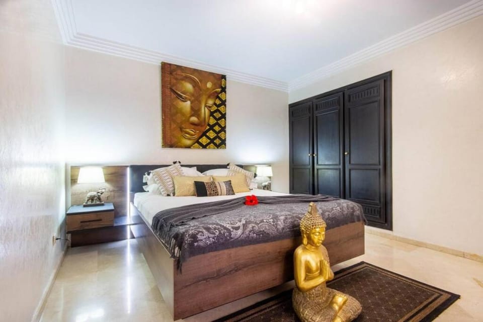 Bed, Photo of the whole room, Bedroom, wardrobe