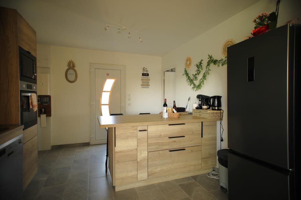 Kitchen or kitchenette, minibar, pet friendly, stove
