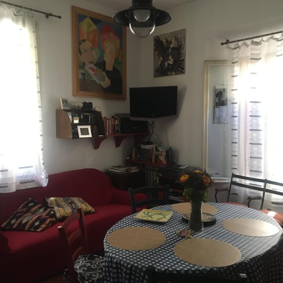 Communal lounge/ TV room