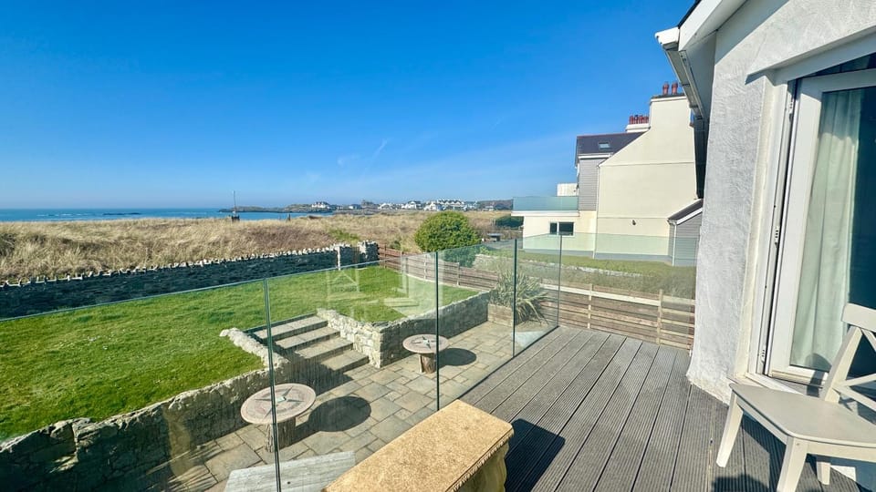 BEACH SIDE Sea Shanty House House in Trearddur Bay