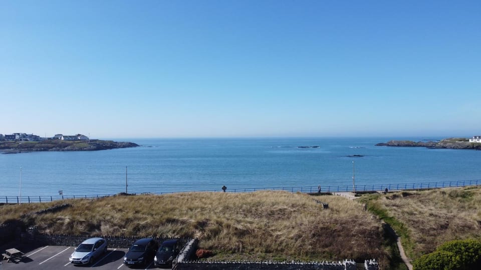 BEACH SIDE Sea Shanty House House in Trearddur Bay