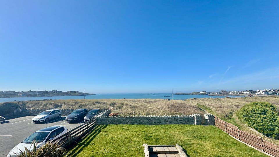 BEACH SIDE Sea Shanty House House in Trearddur Bay