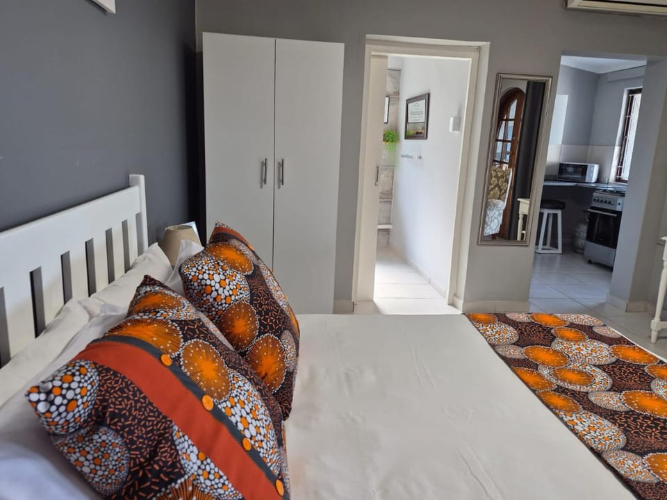 Fairway Guest Lodge Bed and Breakfast in Margate