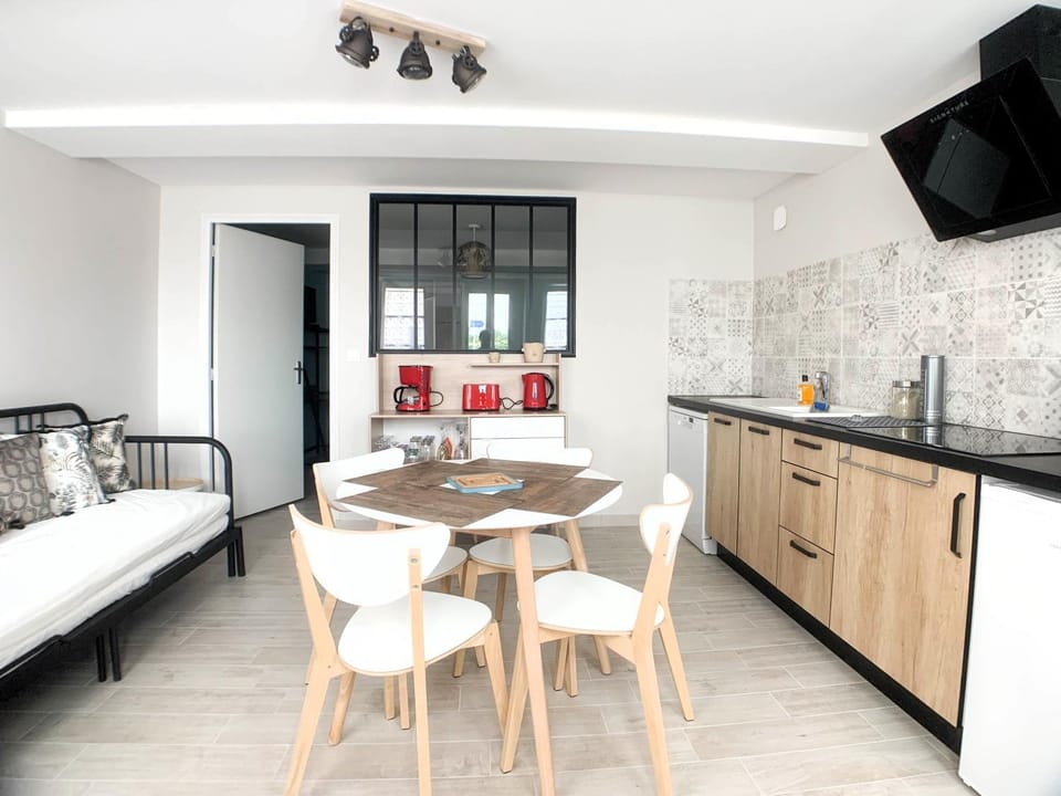 Living room, kitchen