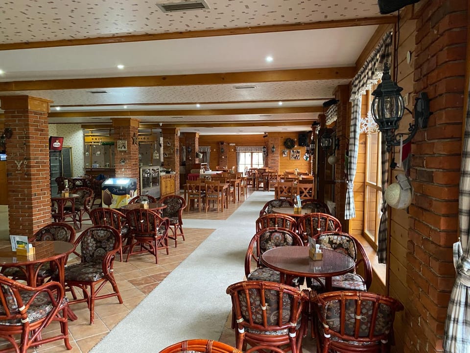 Restaurant/places to eat, Banquet/Function facilities