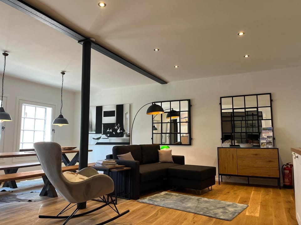 Living room, Seating area, Dining area