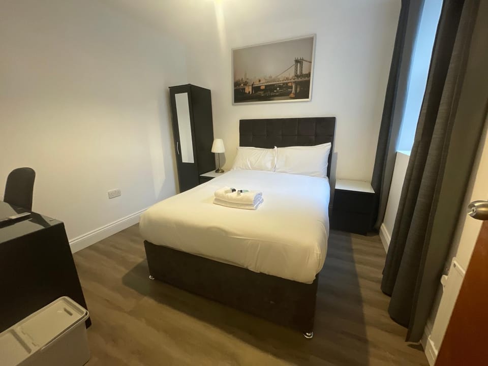 Bed, Photo of the whole room, Bedroom, hair dresser