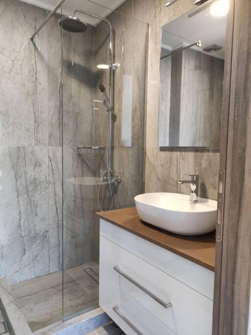 Shower, Bathroom