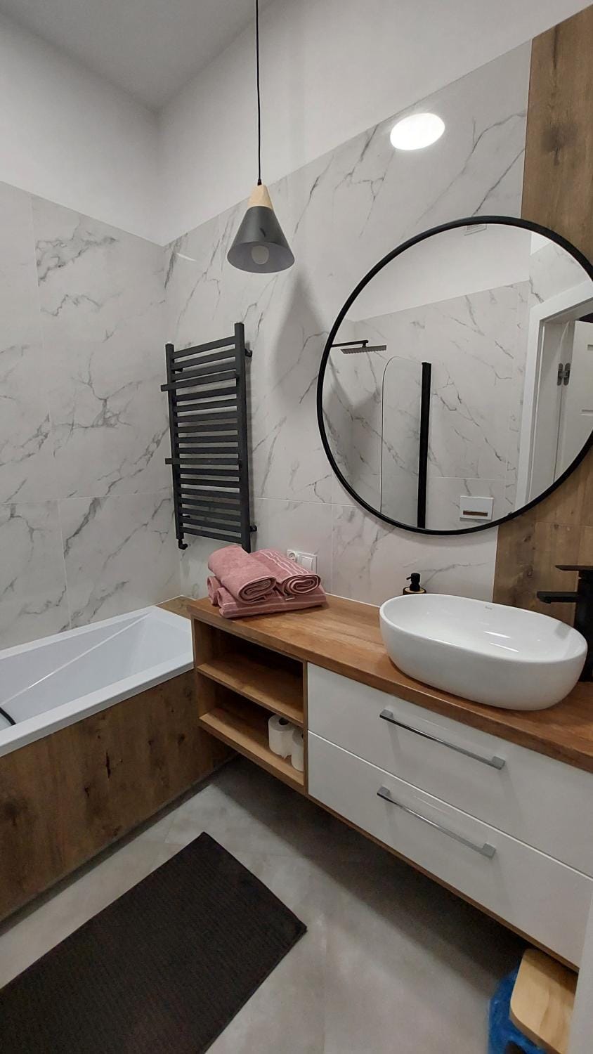Bathroom, Bath