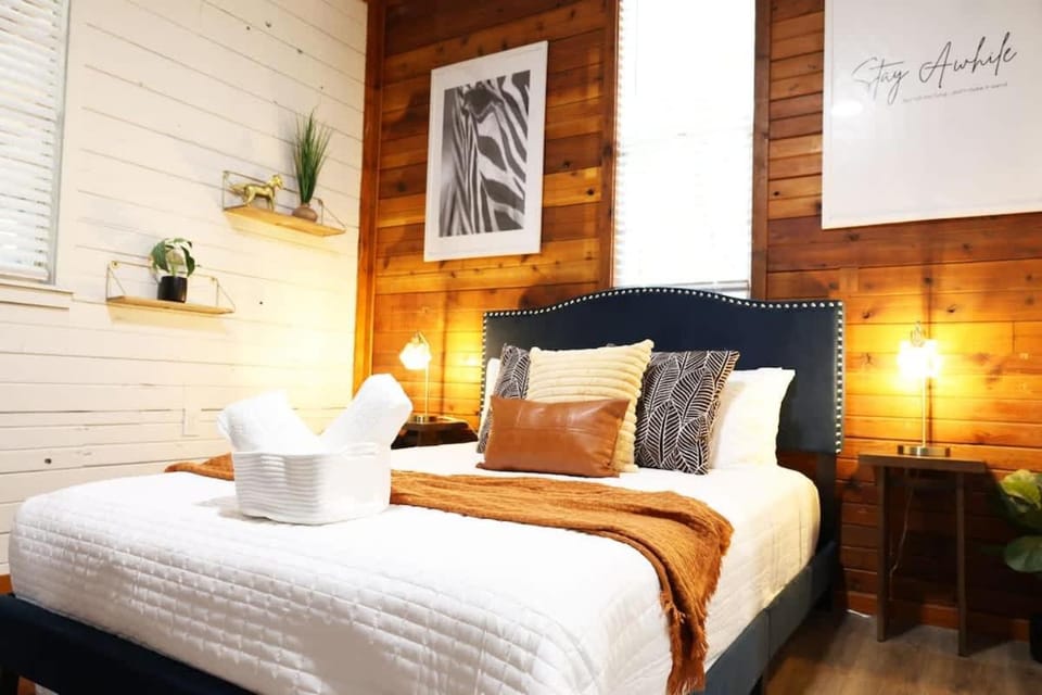 Charming Oasis - Ultimate Rustic Getaway! House in Florida