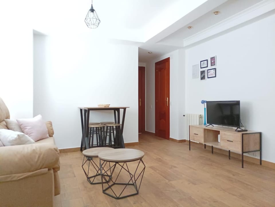 Communal lounge/ TV room, TV and multimedia, Living room
