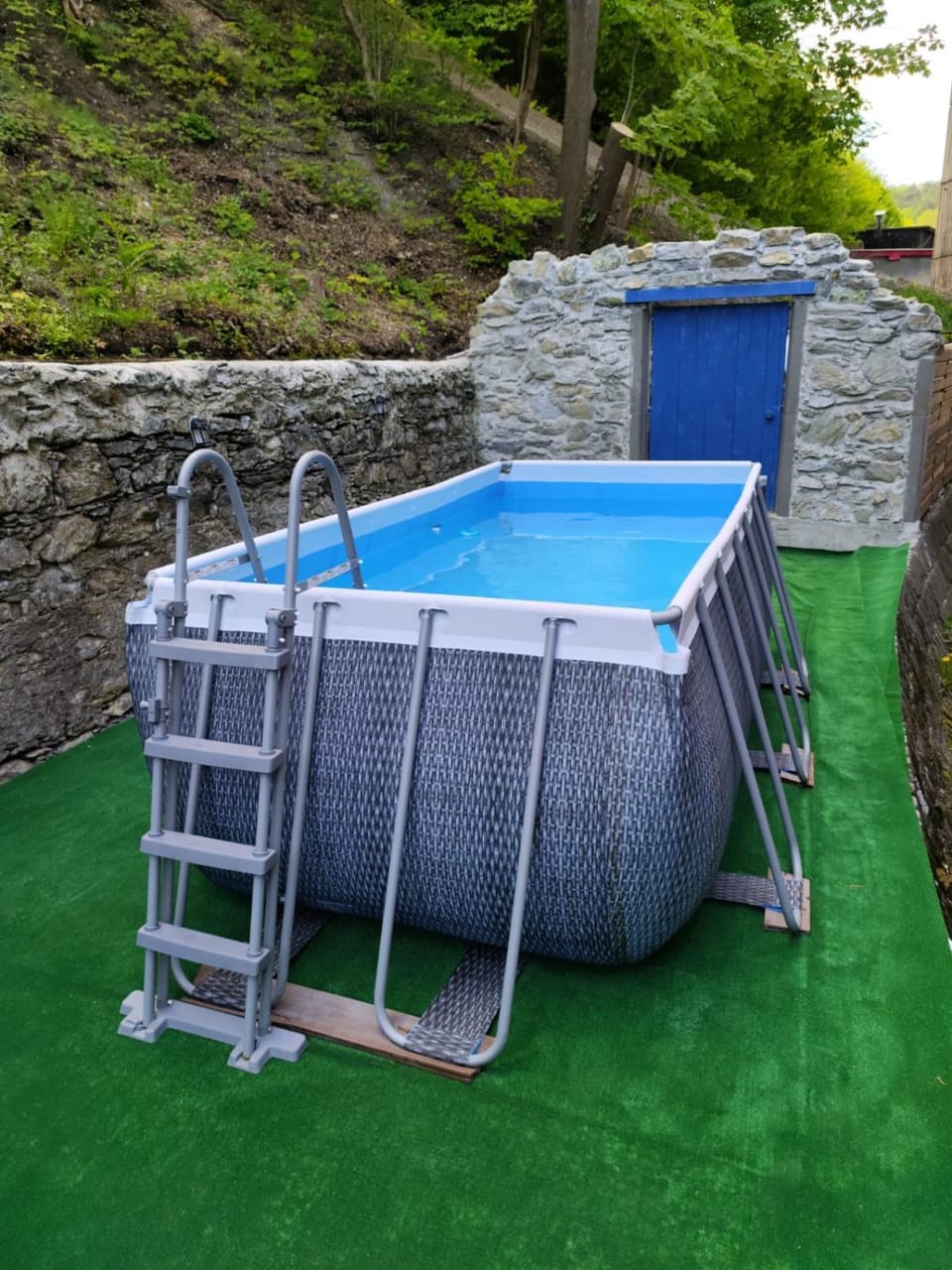 Swimming pool