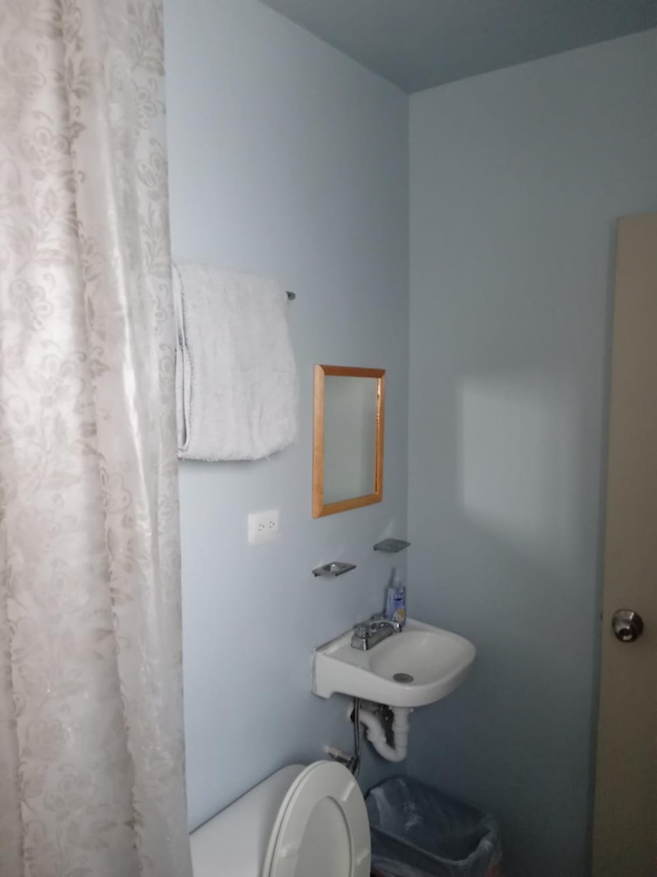 Bathroom, towels